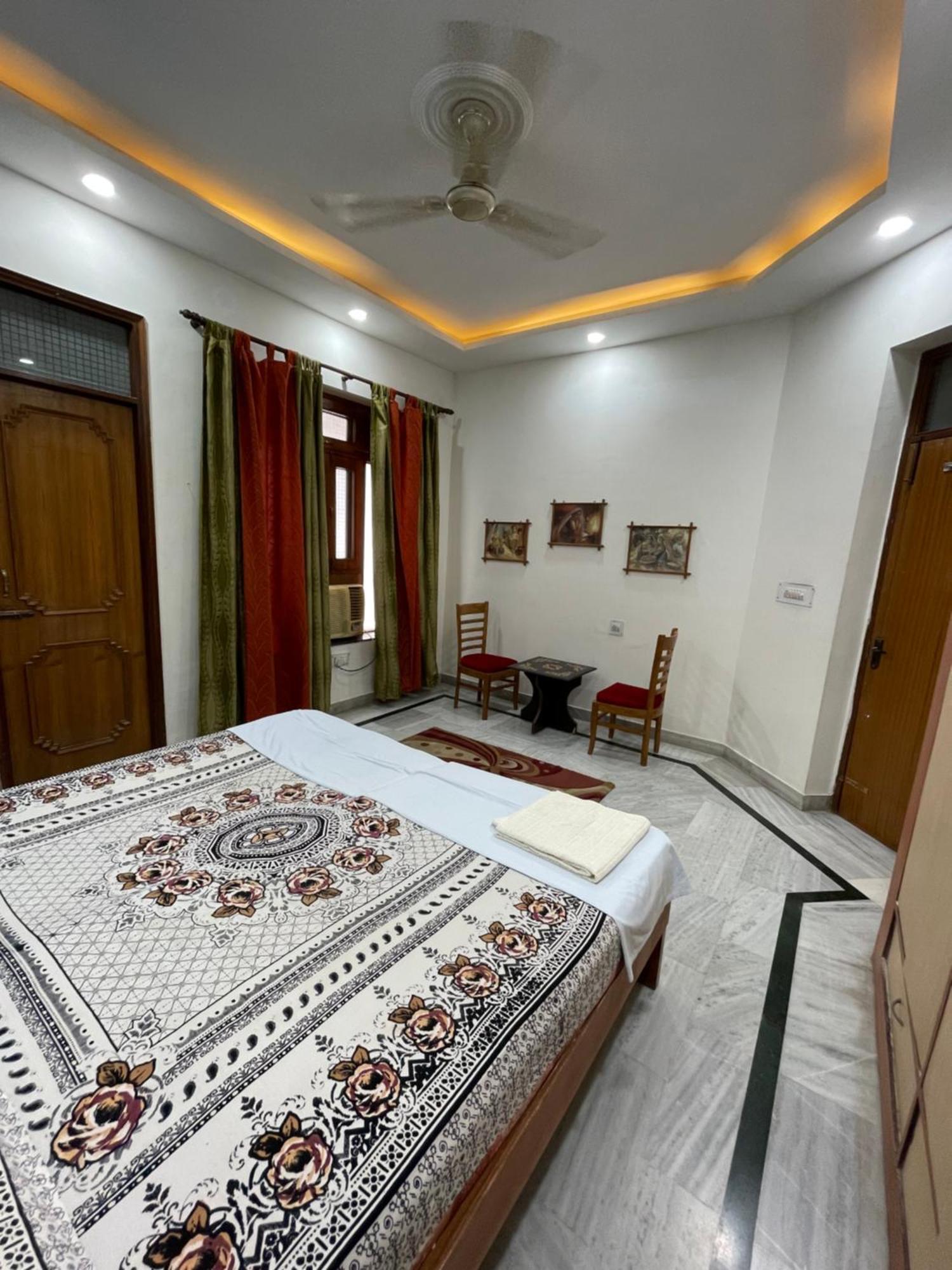 N Homestay Agra Tajganj Экстерьер фото