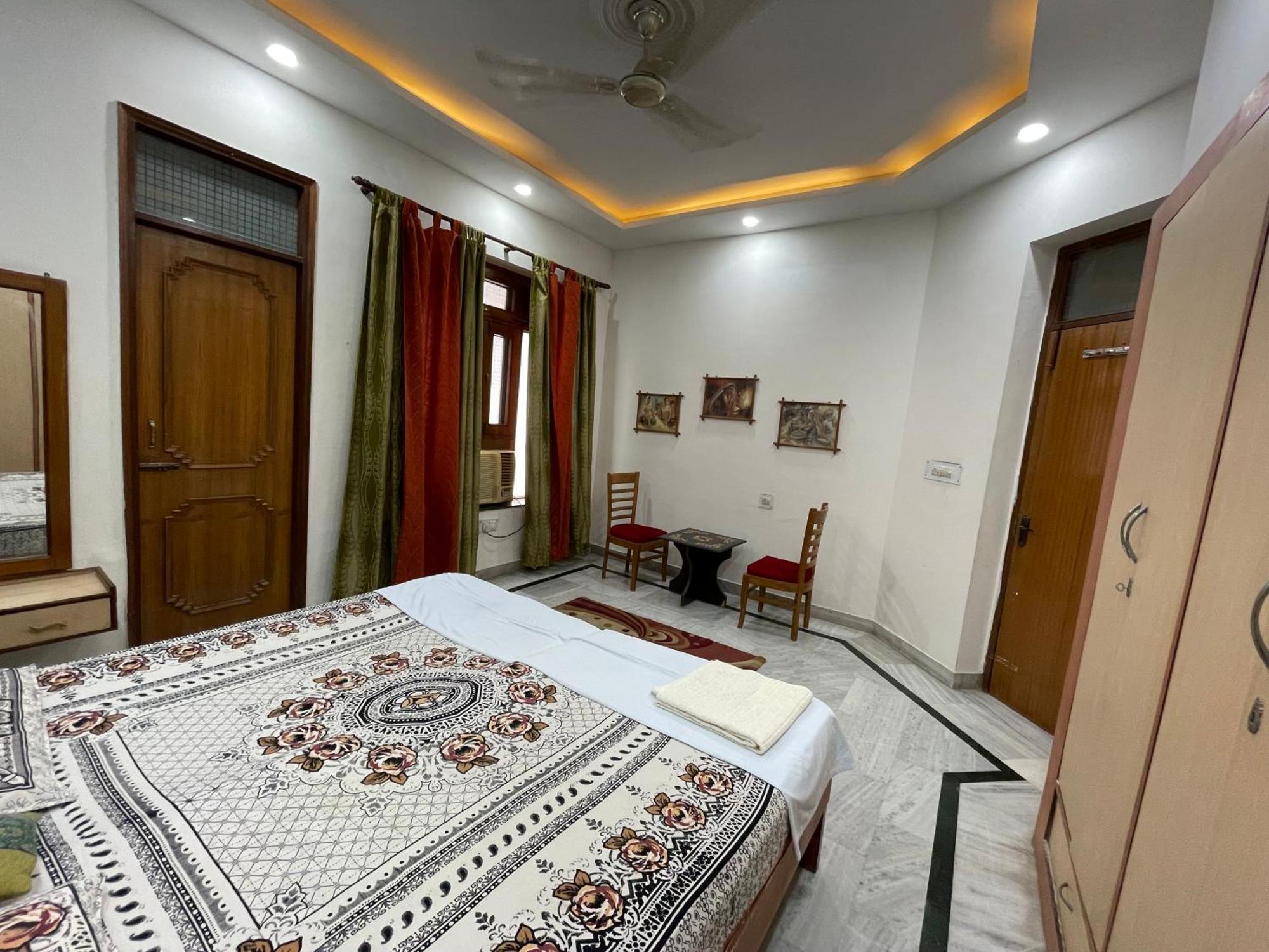 N Homestay Agra Tajganj Экстерьер фото